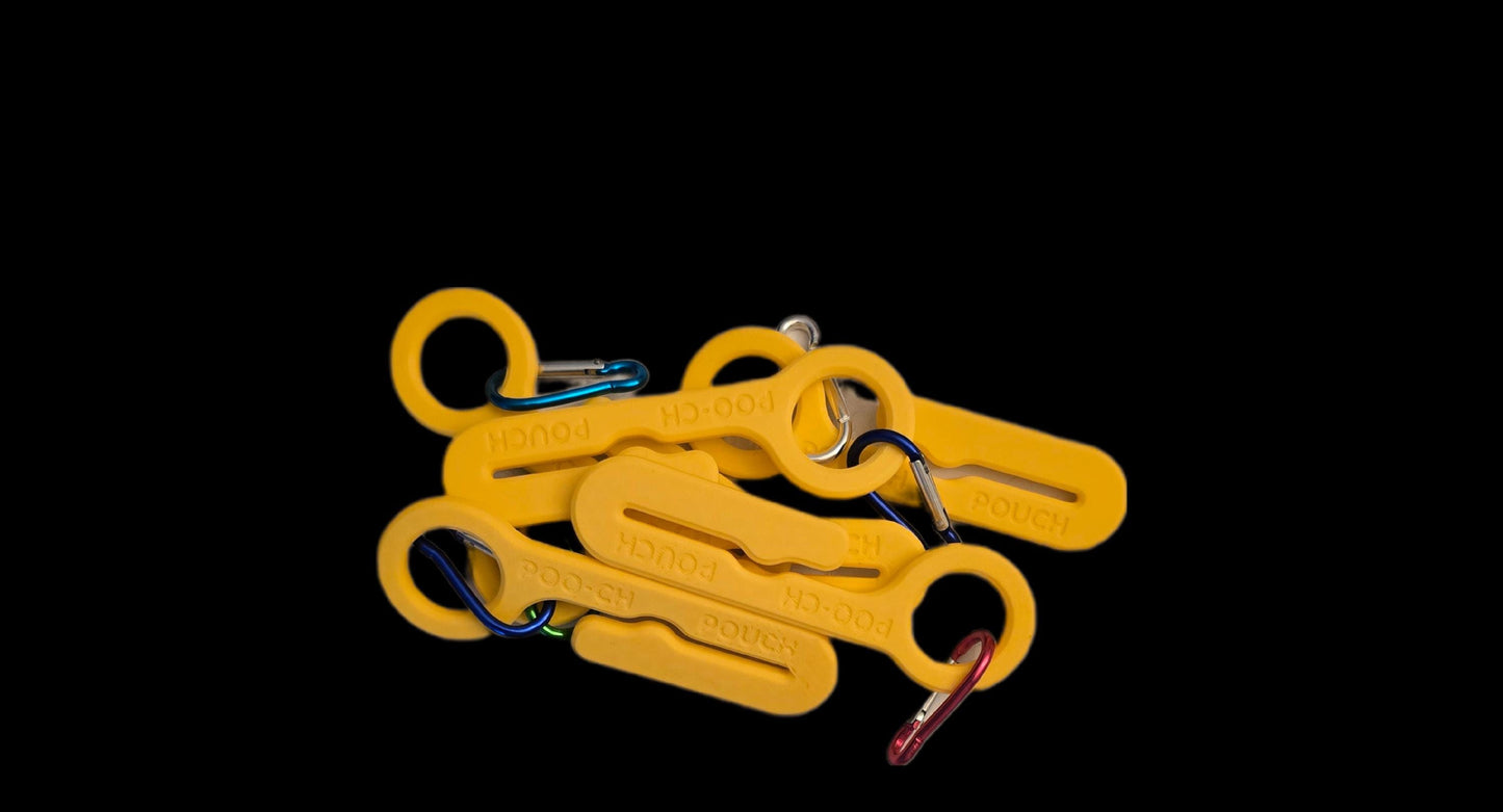 Hands-Free Poop Bag Clip with Carabiner – Convenient & Practical for Dog Walks.