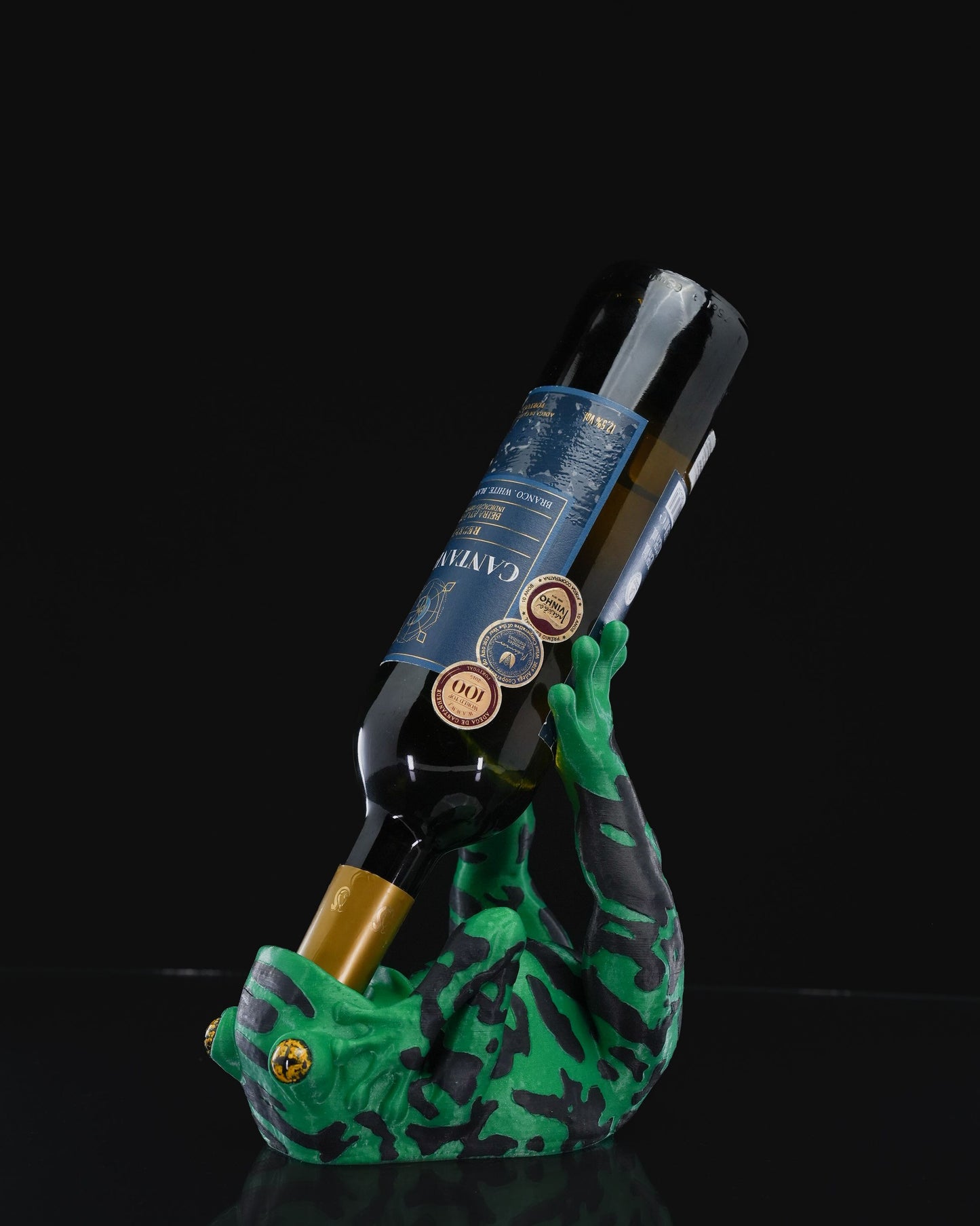 3D Printed Dart Frog Wine Bottle Holder – Colorful Amphibian Decor & Unique Gift